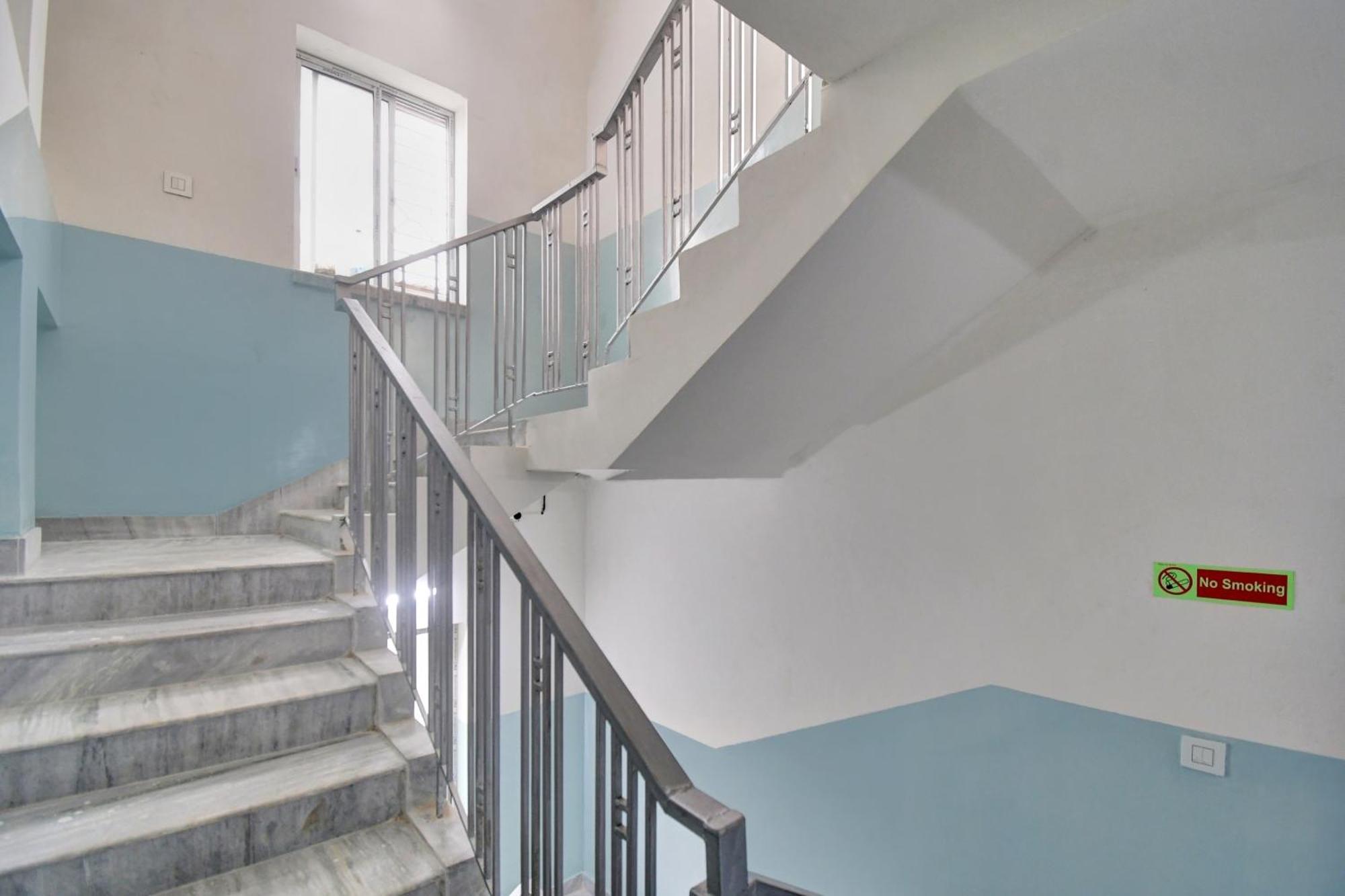 Hotel O Diamond Regency Near Birla Mandir Kolkata